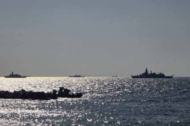 live foto video ziua marinei 2025 celebrata pe faleza cazinoului din constanta imagini impresionante mii de oameni si un spectacol militar de neuitat 689ed54e6bef0