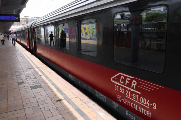 mai putin zgomot de tren in doua zone din bucuresti cfr monteaza panouri antifonice intr un proiect de aproape 11 milioane de lei 6894ab5549d89