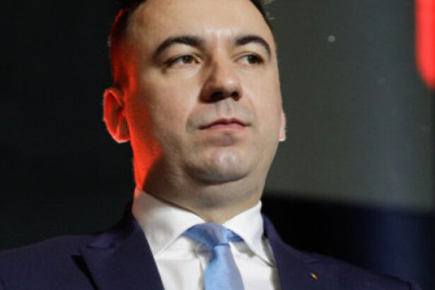 ministrul bogdan ivan aprecieri pentru cariera politica a lui ion iliescu dar evoca si momentele controversate din viata acestuia 6892303c9df4d