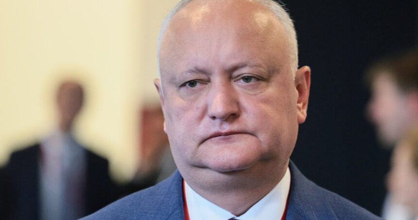 Mitropolia Kievului, subordonată Patriarhiei Ruse, dezminte afirmația privind decorarea lui Igor Dodon 1 mitropolia kievului subordonata patriarhiei ruse dezminte pretinsa decorare a lui igor dodon 68ab3dda7d293