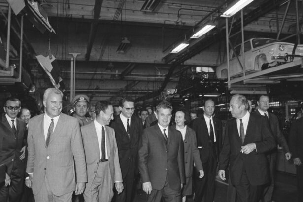 miturile raiului comunist 3 ceausescu a platit datoria externa dar cu costuri uriase pentru populatie era romania mai bogata 68904c31b99af