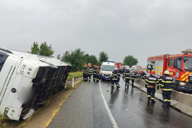 news alert accident grav in judetul cluj un autocar cu zeci de persoane s a rasturnat a fost activat planul rosu 68b45c3de6d36