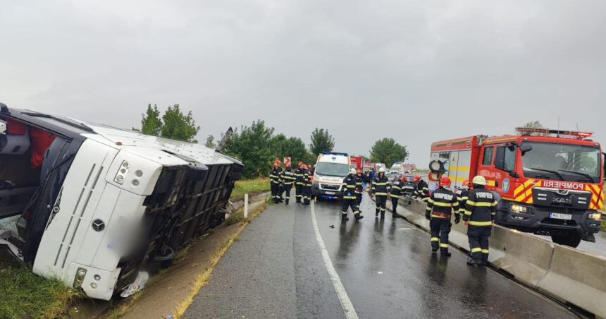 news alert accident grav in judetul cluj un autocar cu zeci de persoane s a rasturnat a fost activat planul rosu 68b45c3de6d36