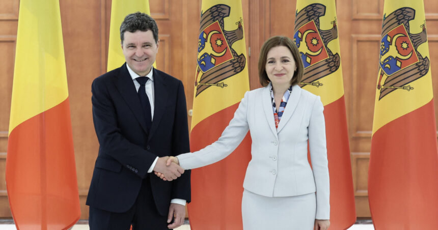 Nicuşor Dan, vizită în Republica Moldova de Ziua Limbii Române, participă la evenimentul „Marea Dictare Naţională” 1 nicusor dan vizita in republica moldova de ziua limbii romane presedintele participa la evenimentul marea dictare nationala 68b3e4b182be3