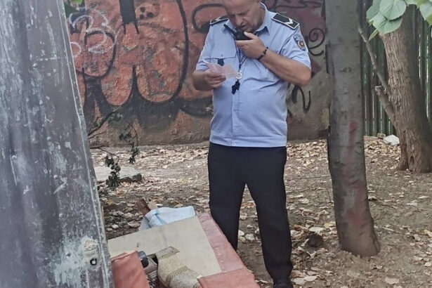 o bucuresteanca a aruncat din greseala un document la gunoi politistii l au gasit si au dat amenzi de 8 000 de lei 68947c7757ef5