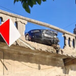 O maşină a rupt balustrada pe un pod din Timișoara și a fost aproape de a cădea în râul Bega, accident posibil intenționat. 3 o masina a rupt balustrada si a fost aproape de a cadea in raul bega de pe un pod din timisoara accidentul posibil facut intentionat 68978c735e00e
