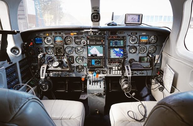 panica intr un avion spre romania geam lipit cu scotch foto 68b2e21cca659