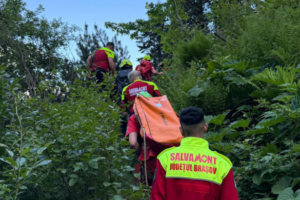 peste 30 de persoane salvate de pe munte in ultimele 24 de ore zeci de apeluri la salvamont 68aac2d352bcb