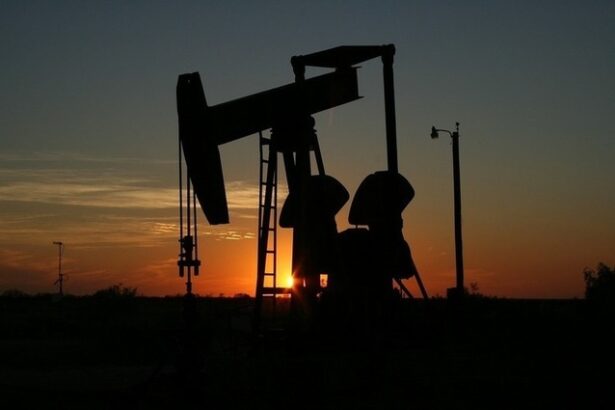 piata globala a petrolului arata supraincarcata pe fondul cererii slabe din marile economii 68a36efc401a6