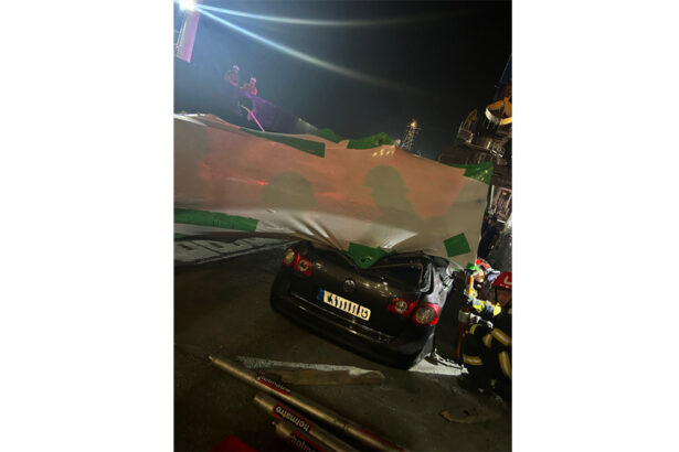 piciorul unei macarale s a prabusit peste o masina in portul constanta soferul autoturismului a fost prins in interior 688f0de46cc23