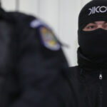 Polițist de penitenciar reținut de colegii de la DIICOT Constanța. Află detalii despre incident. 3 politist de penitenciar incatusat de colegii de la diicot constanta vezi despre ce este vorba 68a70ba27aa55