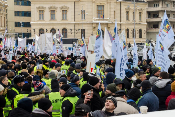 politistii ameninta cu greva in cazul in care guvernul le ameninta pensiile bataia de joc la adresa pensiilor militare si a salariilor noastre trebuie sa inceteze 68b1ec0a345fe