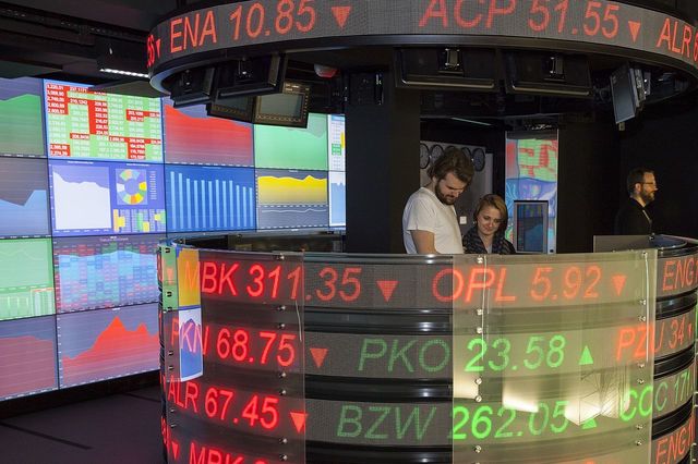 Polonia intenționează să majoreze semnificativ impozitele pe profitul băncilor. Acțiunile se prăbușesc. 1 polonia vrea sa creasca puternic taxele pe profitul bancilor actiunile se prabusesc 68a86f0474f34
