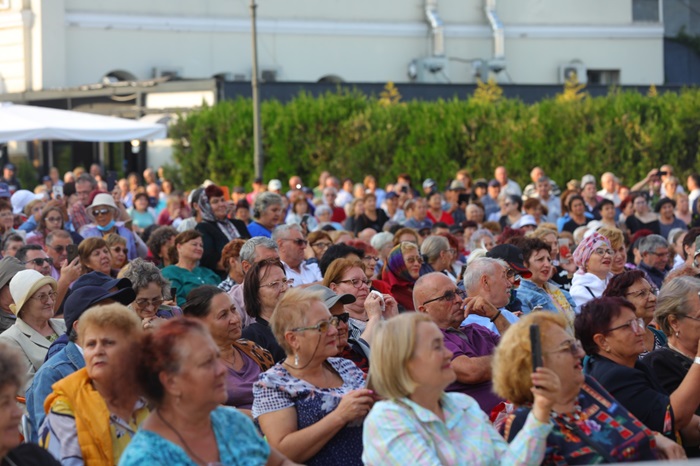 premii simbolice pentru seniorii si cuplurile din constanta care marcheaza momente importante din viata 68b02d9172af5