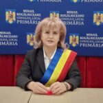 Primarul comunei Mihail Kogălniceanu, Ancuța Belu, sărbătorește o aniversare 3 primarul comunei mihail kogalniceanu ancuta belu la ceas aniversar 68aff8e80745e