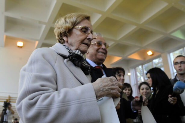 primul mesaj public al ninei iliescu dupa moartea fostului presedinte ce le a transmis celor care l au condus pe ultimul drum 6894bbc0bc1b5