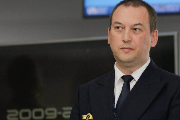 radu miruta anunta ca fiul cosmonautului dumitru prunariu se va ocupa de o companie de aviatie din subordonea ministerului economiei 68a7ee614d7da