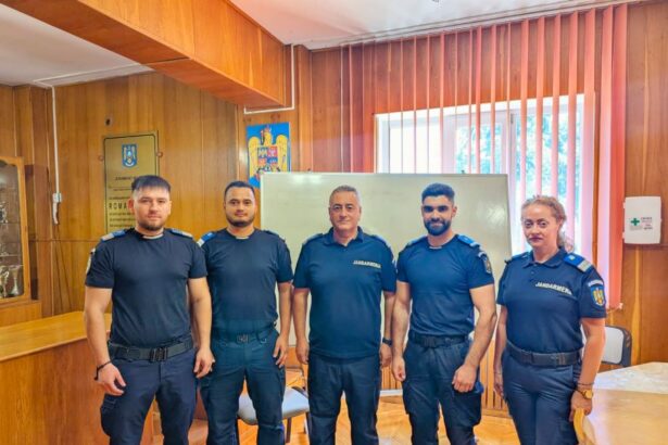recunoastere oficiala a profesionalismului 13 jandarmi constanteni au fost avansati in grad 688cb4c62df24