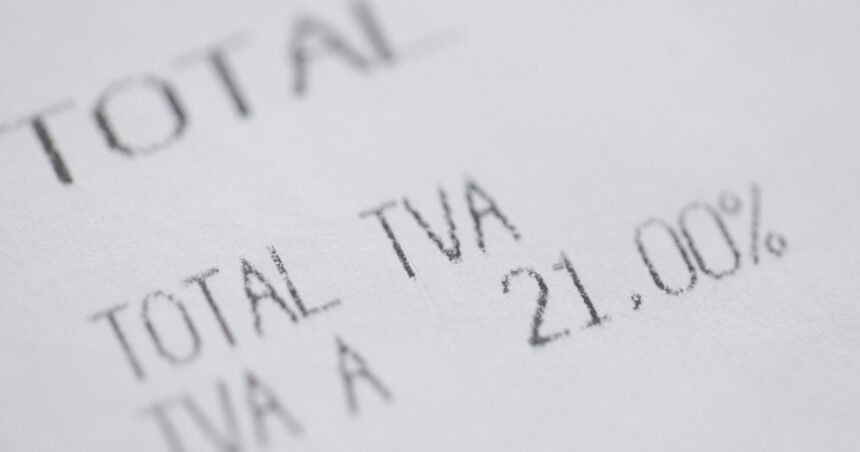 romanii au primit facturi cu tva majorat la 21 din iulie in loc de august pentru mai multe servicii cum se explica situatia 68a8639210687