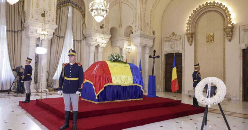 romanii isi iau ramas bun de la primul presedinte post decembrist ion iliescu inmormantat cu onoruri militare zi de doliu national 68944435e619f