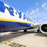 ryanair a decis da bani mai multi angajatilor care prind bagaje de mana prea mari mesaj catre calatori 68b170f1445ab