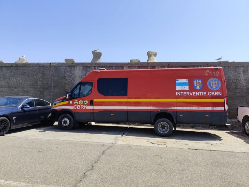 salvare impresionanta in portul constanta o batrana de 80 de ani cazuta in apa scoasa din mare de cetateni 68a34f68a389f