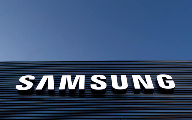 samsung castiga cota de piata in sua fata de apple pe fondul succesului telefoanelor pliabile 68a2df97e4b9e
