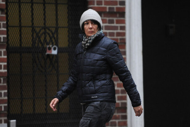 scandalul epstein ghislaine maxwell mutata intr un penitenciar cu regim mai lejer trump spune ca nu i a fost cerut sa o gratieze 688dbac751362