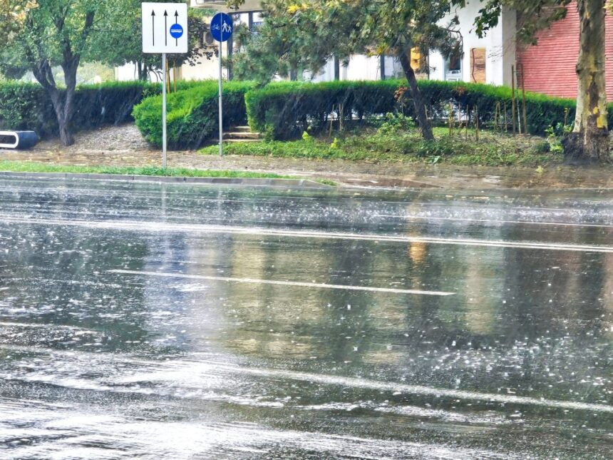 Se strică vremea! Cod galben de ploi, vijelii și descărcări electrice în Constanța 1 se strica vremea constanta sub cod galben de ploi vijelii si descarcari electrice 68a840d2d1bb7