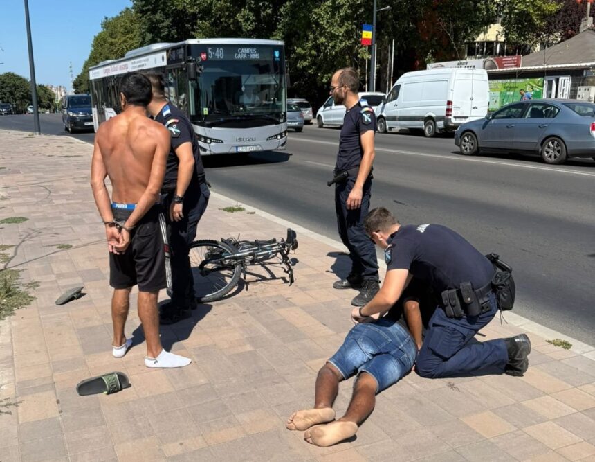Situație incredibilă în Constanța: Doi bărbați încătușați de jandarmi după o bătaie într-o stație de autobuz. Iată de la ce a început totul. 1 situatie incredibila in constanta doi barbati incatusati de jandarmi dupa ce s au luat la bataie intr o statie de autobuz iata de la ce a pornit totul 68977581930f5