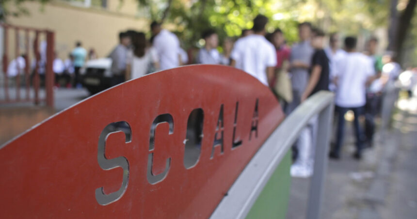 sumele de 500 de lei virate pe cardurile educationale pentru anul scolar 2024 2025 pot fi cheltuite pana la data de 31 august 2025 689ef6e3e821d