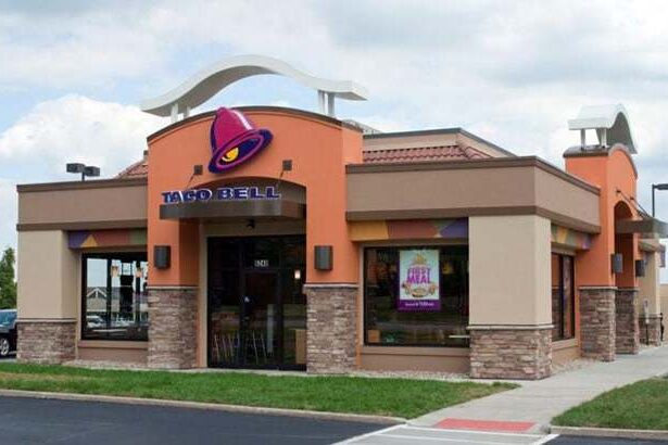 taco bell isi regandeste sistemul dupa ce un barbat a comandat 18 000 de sticle de apa 68b2fada66fe3