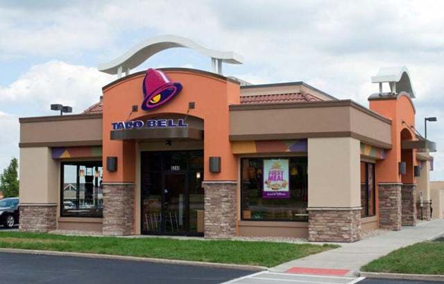 taco bell isi regandeste sistemul dupa ce un barbat a comandat 18 000 de sticle de apa 68b2fada66fe3