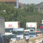trafic aglomerat pe dn 39 catre si dinspre vama veche circulatia este ingreunata din cauza unui accident intre un autocar si 4 masini 688f1a5b17076