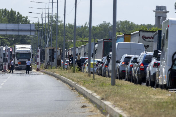 trafic intens pe podul prieteniei de la giurgiu ce rute alternative au soferii romani care merg in bulgaria pentru a evita aglomeratia 689080ec2f4e5
