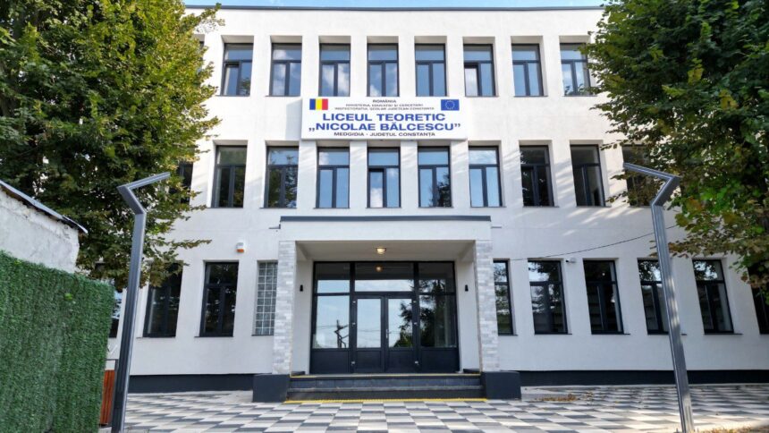 Trei profesori de la Liceul Teoretic Nicolae Bălcescu din Medgidia, participare Erasmus+ în Barcelona pe tema sănătății mentale și fizice în natură 1 trei profesori de la liceul teoretic nicolae balcescu din medgidia formare erasmus in barcelona pe tema sanatatii mentale si fizice in natura 68904a56d27a1
