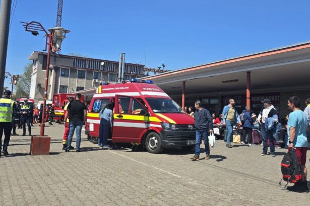 trenurile pe distanta constanta mangalia oprite temporar dupa ce doua vagoane au deraiat la agigea ce spun reprezentantii cfr sa 688c4ebead529
