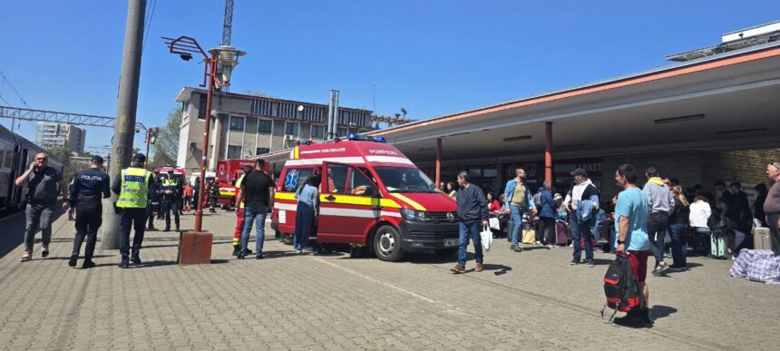 trenurile pe distanta constanta mangalia oprite temporar dupa ce doua vagoane au deraiat la agigea ce spun reprezentantii cfr sa 688c4ebead529