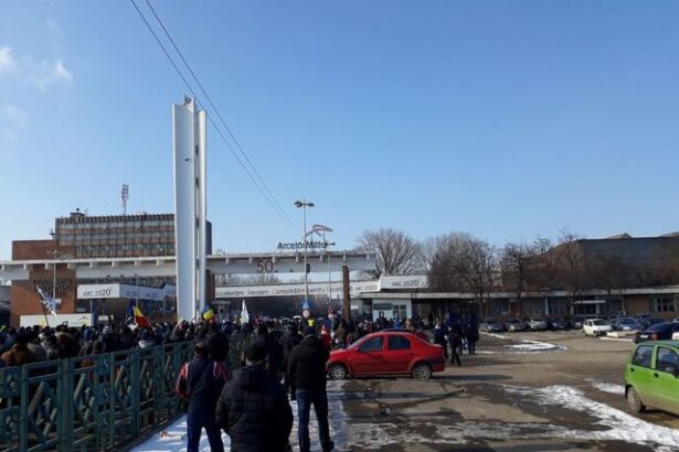 ultima ora arcelormittal hunedoara intrerupe temporar activitatea sute de angajati trimisi in somaj tehnic 68b2a3561c765