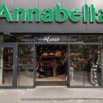 ultima ora mega image vinde catre annabella aproape 90 de magazine pentru a putea prelua profi 68a34f6bd7fd5