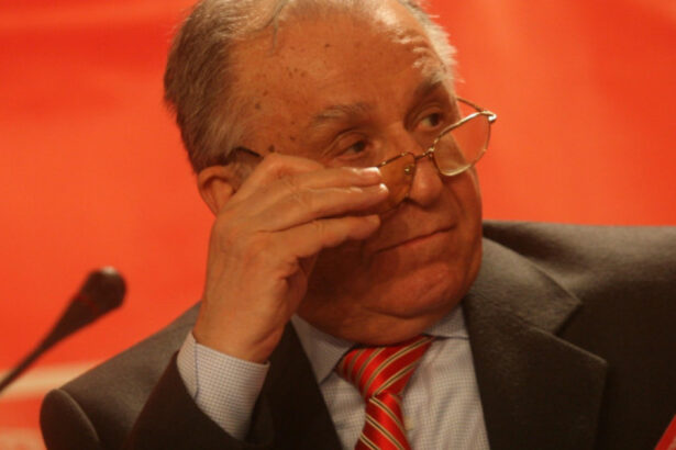 ultimul mesaj al lui ion iliescu pentru romani aveti o miza in pastrarea democratiei va doresc sa nu va urati pentru votul vostru 68921d7f8c2cd