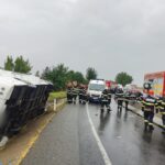 un autocar in care se aflau 30 de persoane s a rasturnat a fost activat planul rosu de interventie 68b45dd78666a