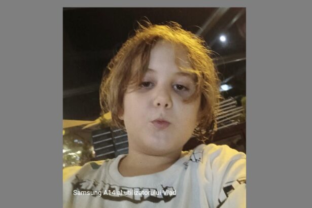 un baiat de sapte ani din navodari cautat cu disperare de familie dupa ce a plecat sa se plimbe cu trotineta si nu s a mai intors sunati la 112 daca il vedeti 68a0ba7e0d3ce