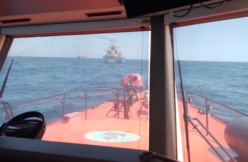 un membru al unei nave aflate sub pavilion comoros preluat de una dintre navele arsvom ce s a intamplat 689f262f982c7