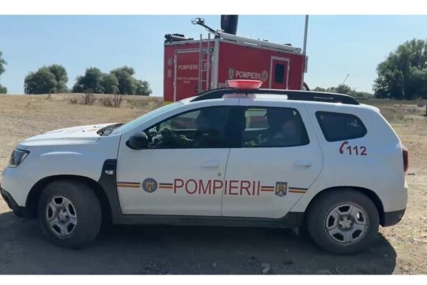 un nou incendiu in delta dunarii aproape de plauru pompierii si voluntarii din ceatalchioi incearca sa opreasca extinderea focului 68974b47382ab