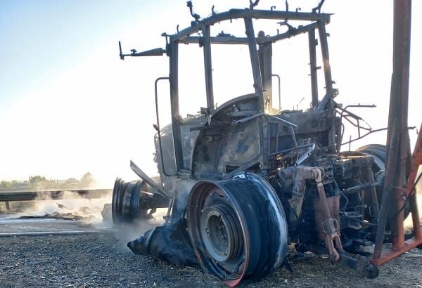 un tractor a ars pe dn2a intre vadu oii si harsova 68a03f7d8bdc1