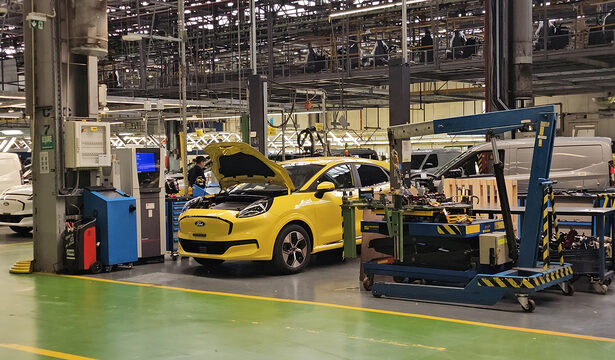 uzina ford otosan din craiova nou record de productie al doilea cel mai mare volum de masini fabricate dar ramane afectata de amanarea rabla 68a36f0c24bc7