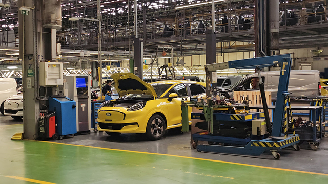 Uzina Ford Otosan din Craiova - record de producție, al doilea cel mai mare volum de mașini fabricate, afectată de amânarea Rabla 1 uzina ford otosan din craiova nou record de productie al doilea cel mai mare volum de masini fabricate dar ramane afectata de amanarea rabla 68a36f0c24bc7