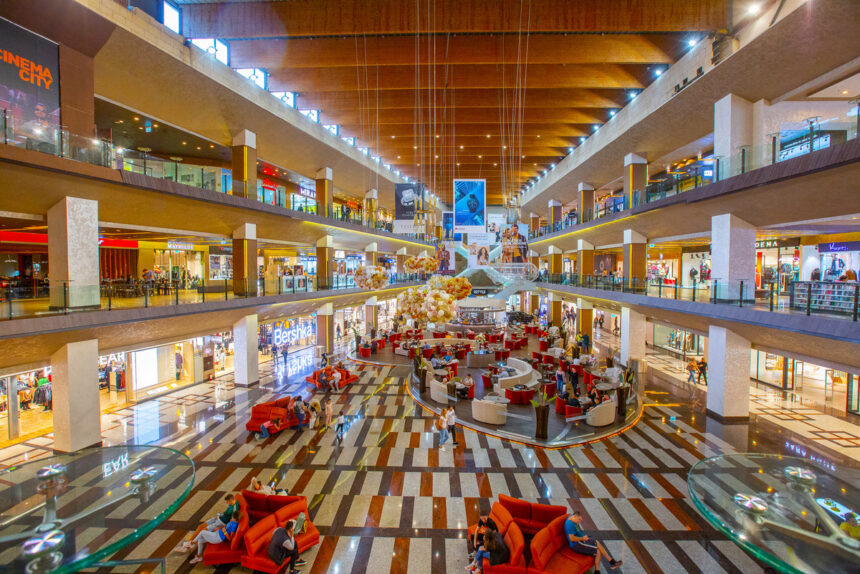 25 de ani de IULIUS: 8 proiecte regionale, peste 1.000 de branduri și 73 milioane de vizite pe an. Compania ieșeană își consolidează poziția de lider în retailul românesc. 1 video 25 ani de iulius 8 proiecte regionale peste 1 000 de branduri si 73 milioane de vizite pe an compania ieseana isi consolideaza pozitia de lider in retailul romanesc 689dd13511038