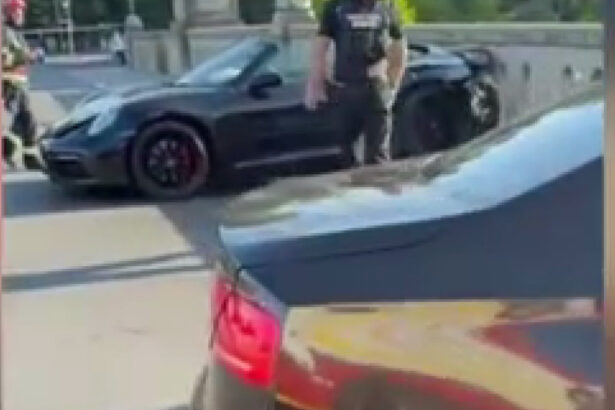 video accidentul de pe podul din timisoara produs intentionat in urma unei rafuieli intre clanuri unul dintre soferi a fost retinut 6898be523e6c8
